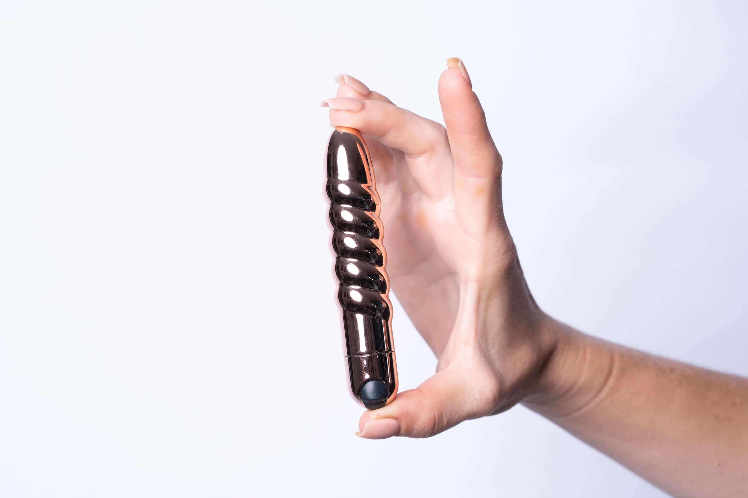 Lola 10 Function Vibrating Twisty Bullet - Rose Gold-3